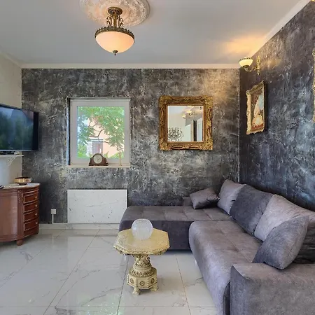 Semesterbostad Libera *