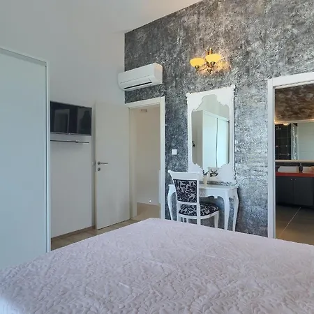 Libera Semesterbostad Pula